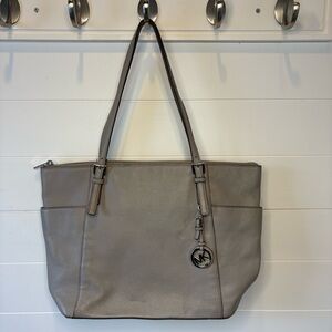 Michael Kors Jet Set Taupe/Gray Leather Tote Purse